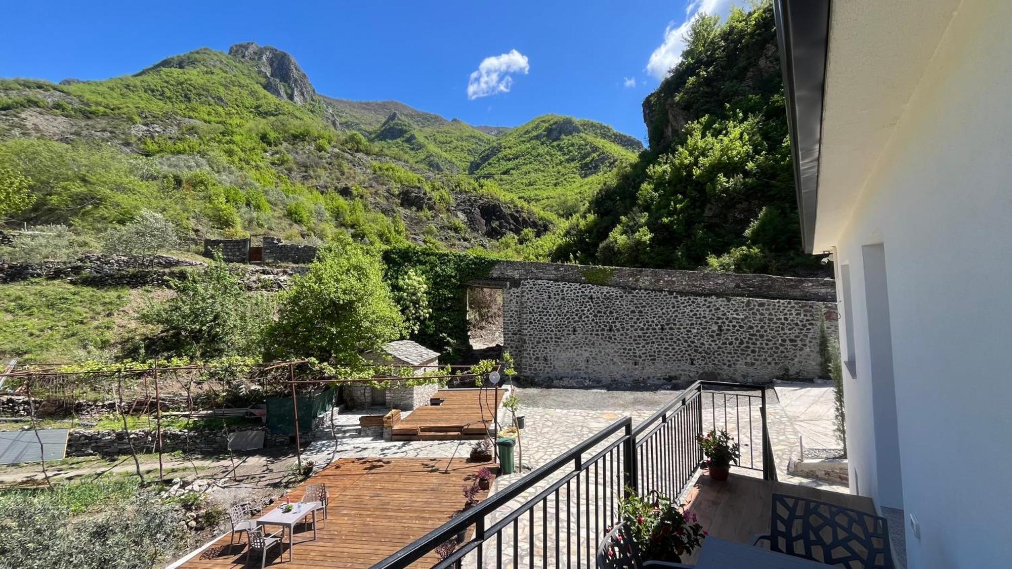 Hotel Davids Koman Exteriör bild